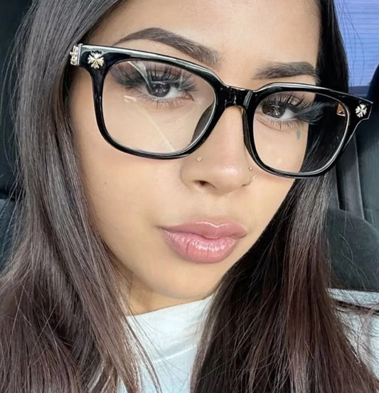 ✞